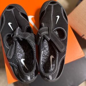 Nike boys sandals